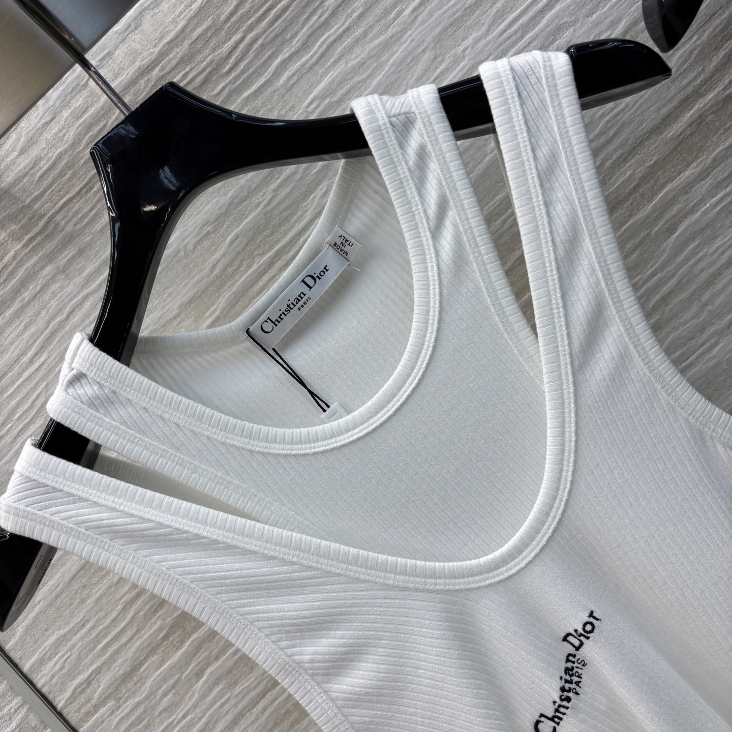 Dior Sleeveless Knit Tank Top with Logo | Stylish and Comfortable 4 i1741692246038 3059 0 2