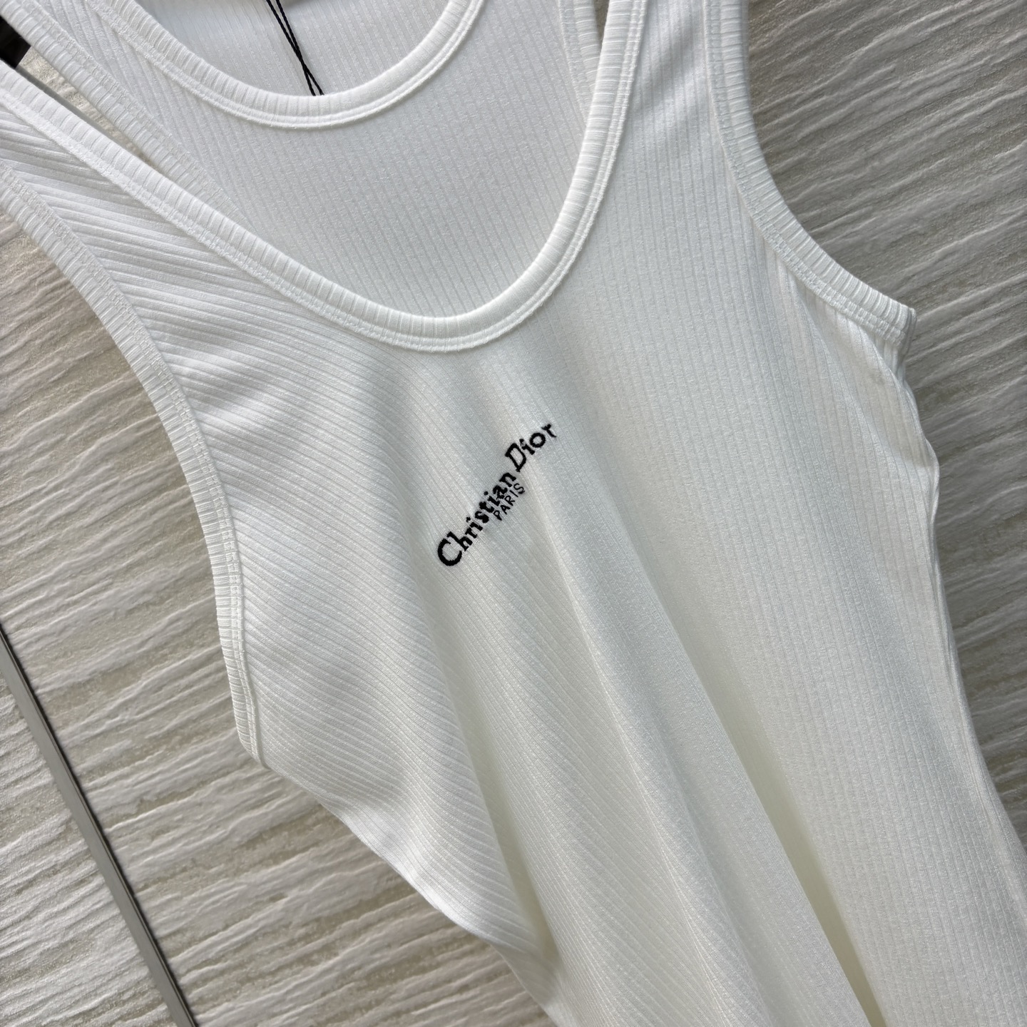 Dior Sleeveless Knit Tank Top with Logo | Stylish and Comfortable 5 i1741692247184 8302 0 3