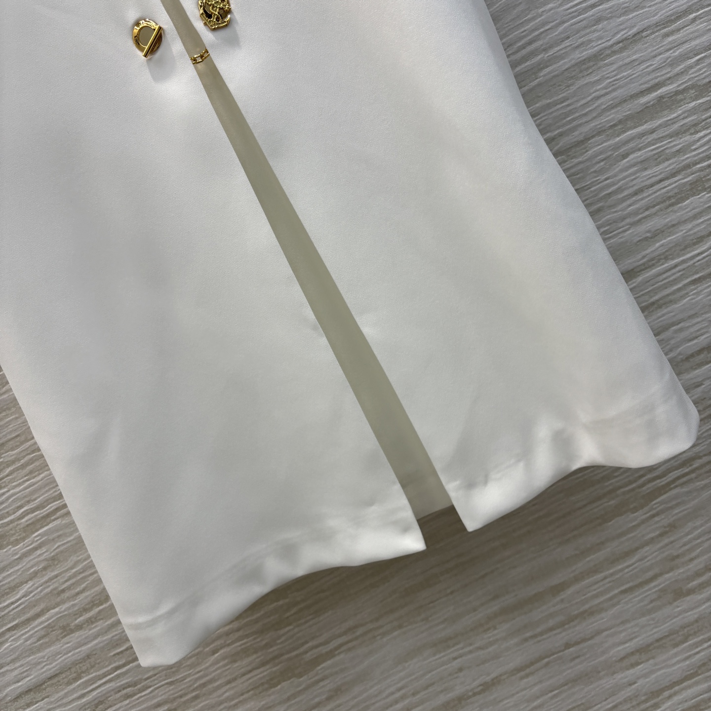 L家 25春夏 度假风航海系列 链条船锚金属扣装饰短袖连衣裙  高级优雅范 中间拼接设计 上身太有范了 