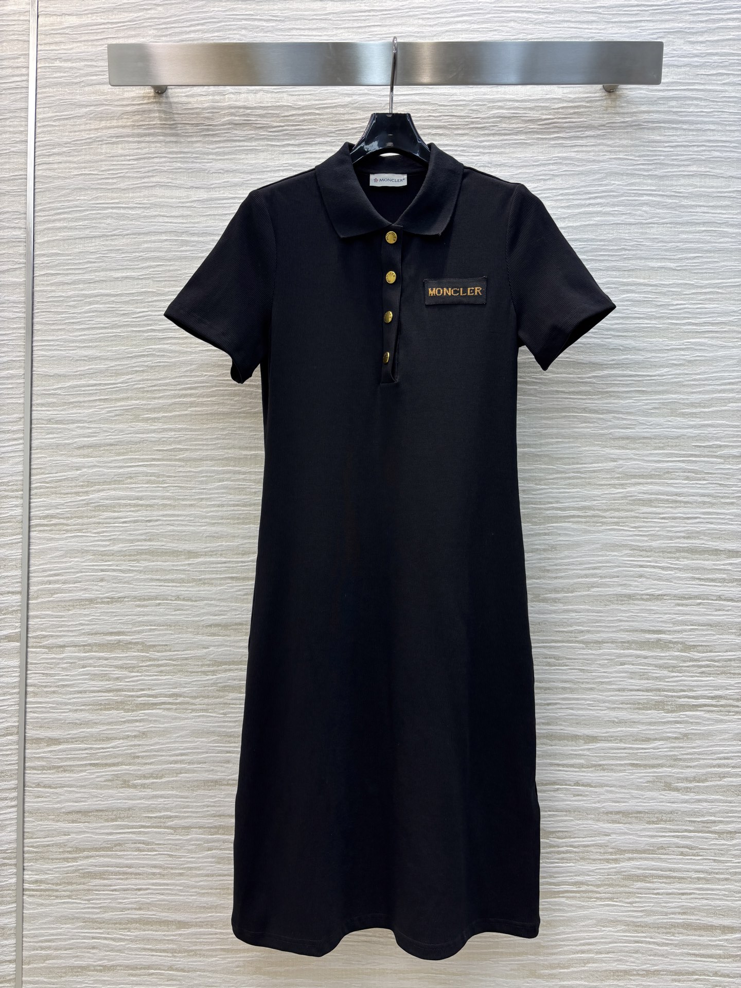 Mo蒙口 25春夏 懒人一键出门 翻领设计Polo连衣裙  不管是逛街约会或者上班都可以穿 休闲复古 很