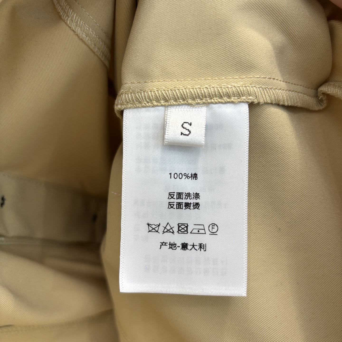 D家 25早春新款 翻领腰带马甲连衣裙 翻领无袖马甲双排扣连衣裙 中长款立体修身裁剪 版型非常显瘦气质 