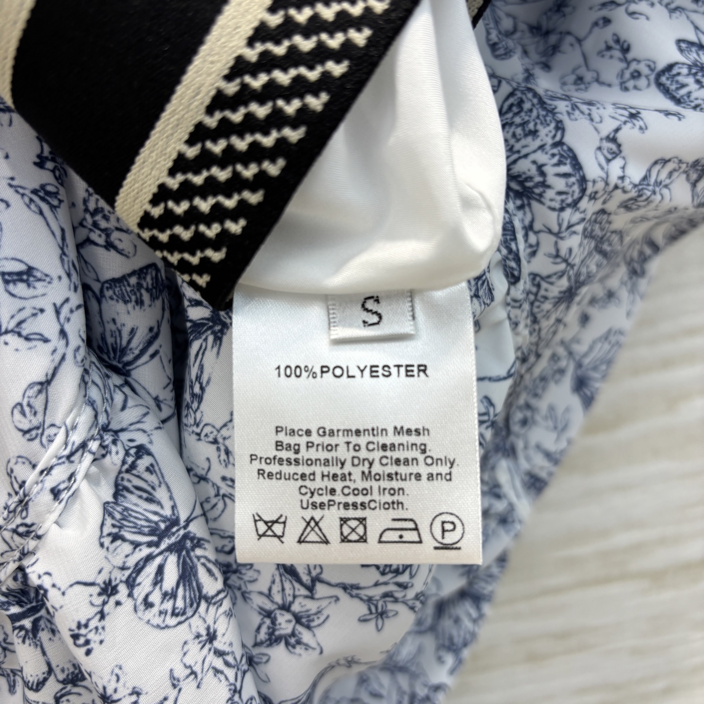 D家 25早春新款 花卉印花半身裙 花卉印花面料 自带立体感画面  logo高腰设计视觉大长腿 色调清冷