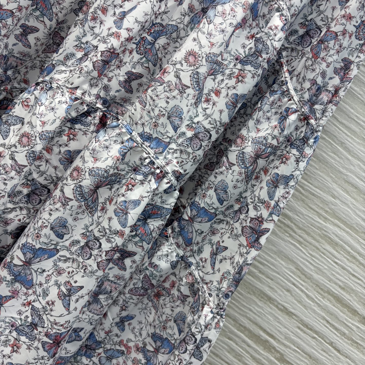D家 25早春新款 花卉印花半身裙 花卉印花面料 自带立体感画面  logo高腰设计视觉大长腿 色调清冷