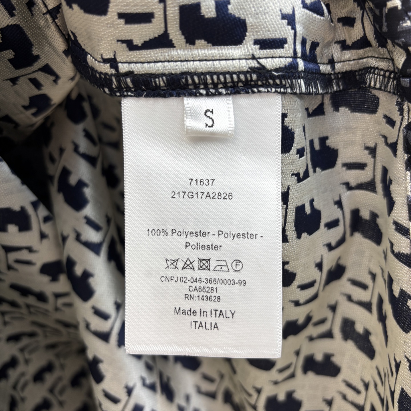 D家 25春夏 经典字母套装 连帽落肩短袖卫衣+松紧腰短裤  经典的D字母提花面料 一套上身时髦又有小女