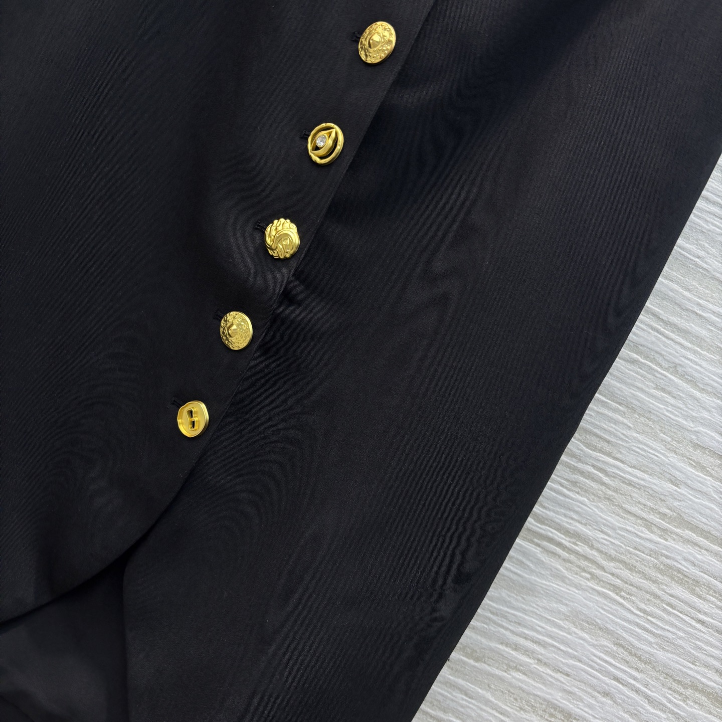 Sch家 25新款 翻领金扣收腰西服外套+多样排扣半裙 时髦感西装 百搭大气 充满腔调感 独一份时髦 收