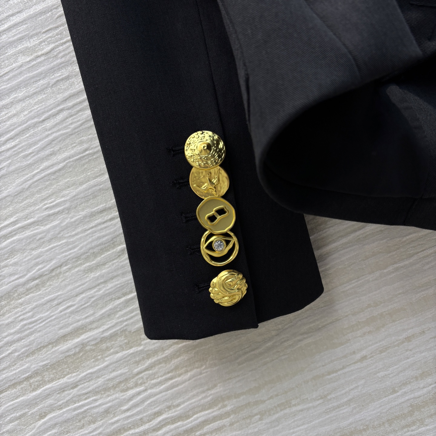 Sch家 25新款 翻领金扣收腰西服外套+多样排扣半裙 时髦感西装 百搭大气 充满腔调感 独一份时髦 收