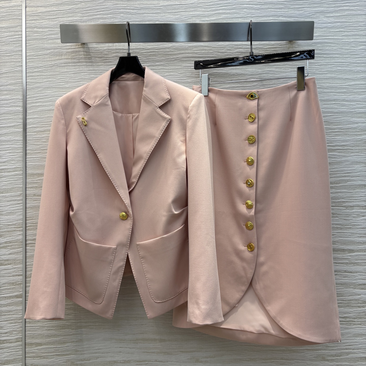 Sch家 25新款 翻领金扣收腰西服外套+多样排扣半裙 时髦感西装 百搭大气 充满腔调感 独一份时髦 收