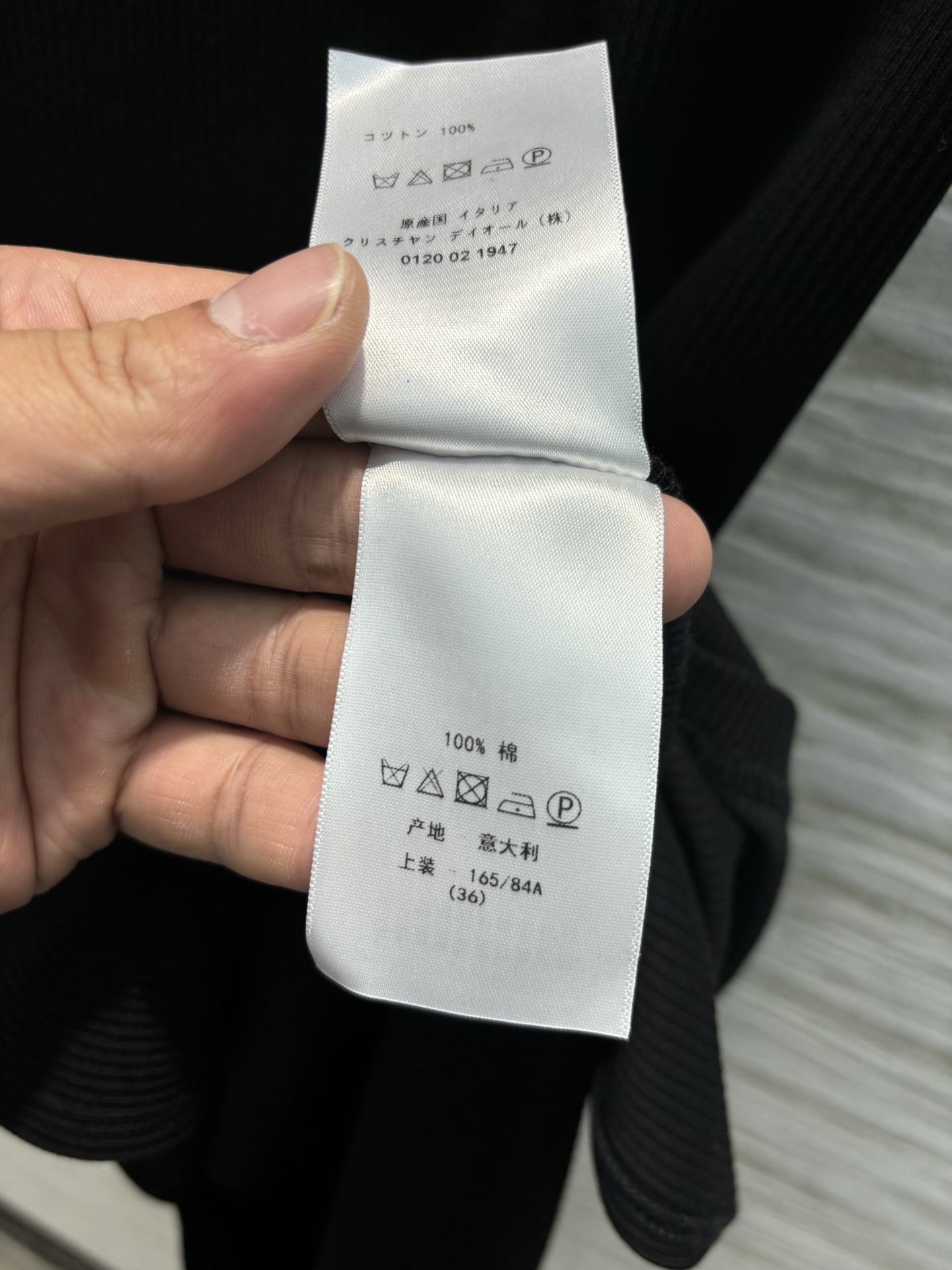 D家 25早春新款 字母刺绣背心裙 圆领与前短后长设计相呼应 经典品牌logo装饰 立体H版型剪裁 全新