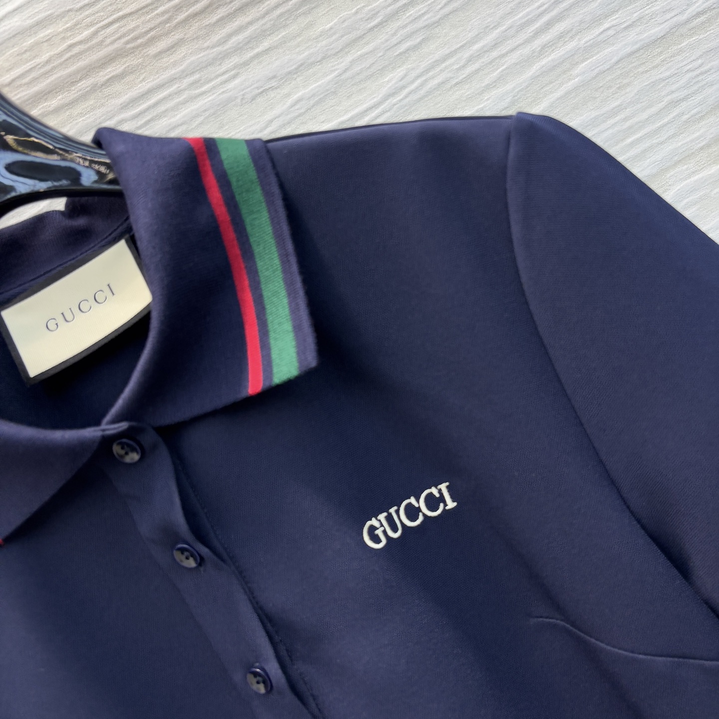 G家 25早春新款 红绿织带POLO领百褶连衣裙 经典红绿拼接设计特别吸睛  胸前经典字母logo刺绣点