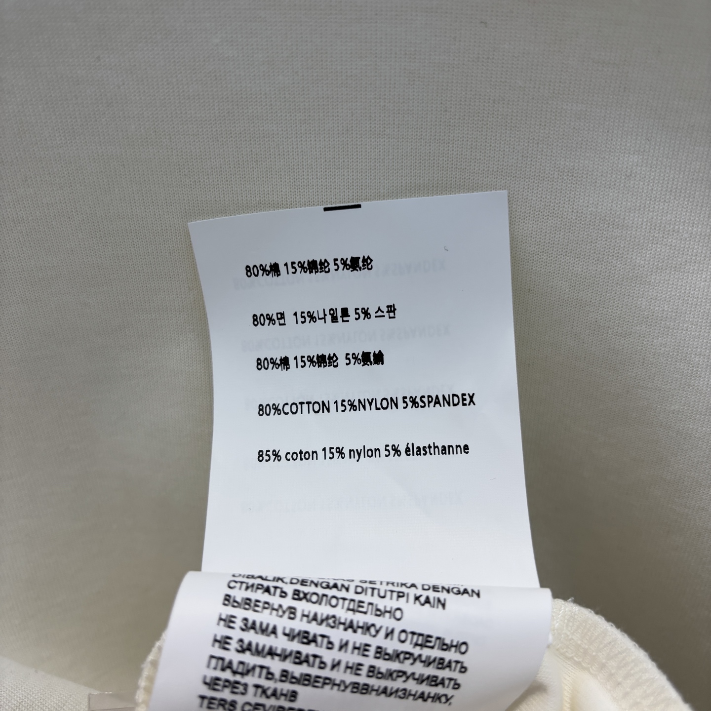 MiU家 25早春新款 POLO领连衣裙 黑白撞色设计特别吸睛  胸前经典字母logo刺绣点缀 低调又时