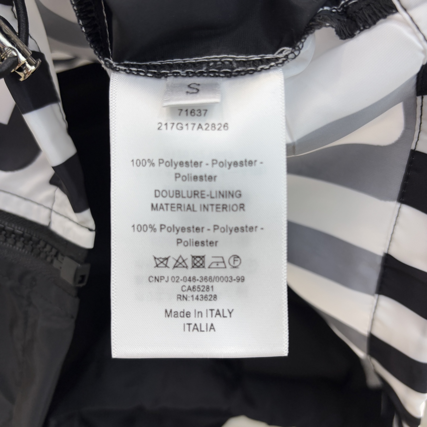 D家 25春夏 撞色字母织带运动休闲套装 一套休闲又时尚的运动套装  立领拉链无袖上衣+高腰双侧织带短裤