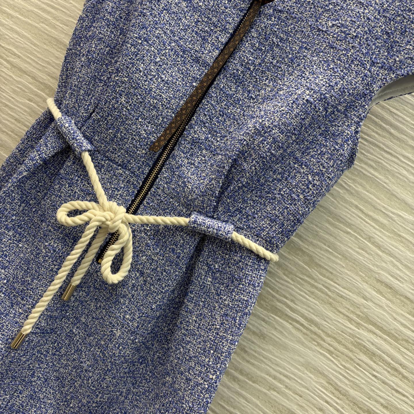 L家 25春夏 航海系列 蓝色小香风粗花呢绳索束腰连衣裙  圆领半拉链飞飞袖设计 经典A字裙摆 气质小圆