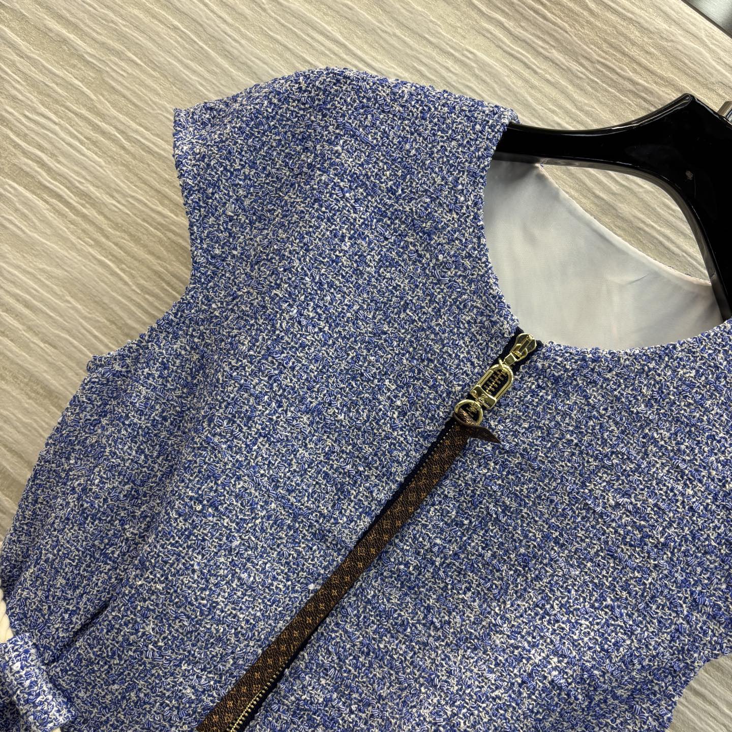 L家 25春夏 航海系列 蓝色小香风粗花呢绳索束腰连衣裙  圆领半拉链飞飞袖设计 经典A字裙摆 气质小圆