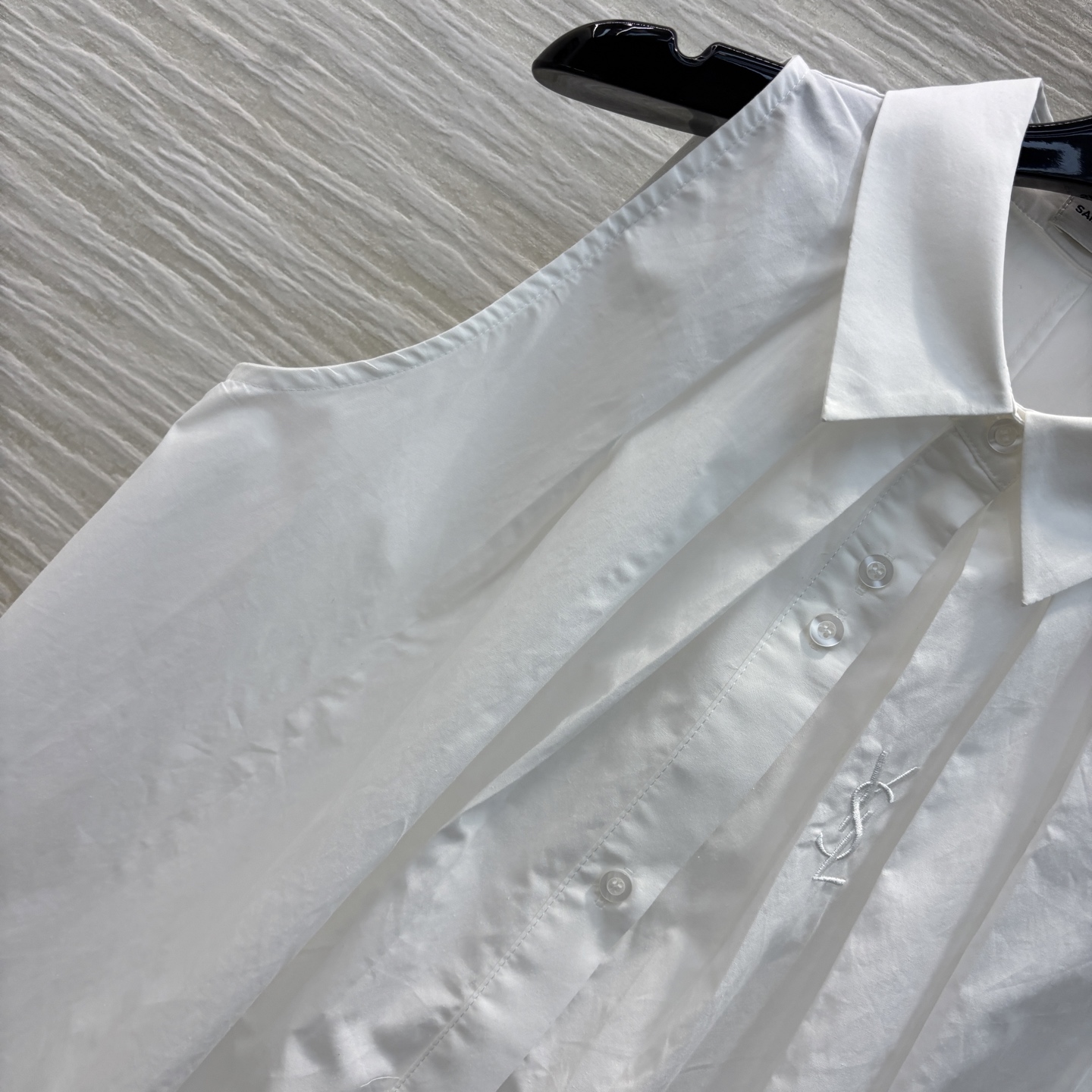 YS家 25春夏新款 翻领无袖百褶连衣裙 翻领无袖的设计在夏日简直绝了 背心亚洲设计A字叠层裙摆 上身类