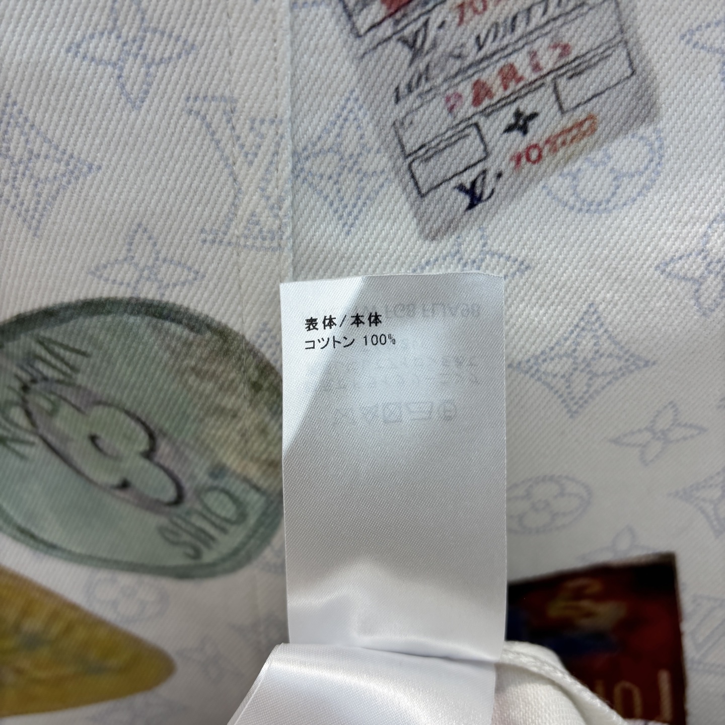 L家 25早春新款 邮票图案老花牛仔系列 翻领半扣牛仔无袖连衣裙 定制邮票图案印花暗纹老花牛仔面料 气质