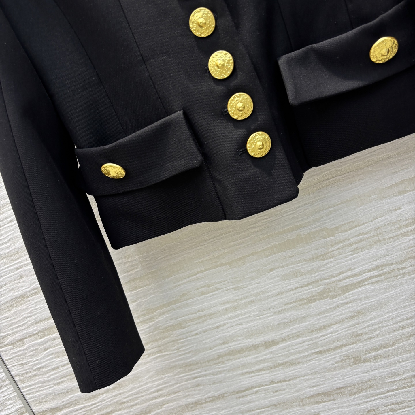 Sch家 25新款 V金扣收腰西服外套+多样排扣半裙 时髦感V领双口袋外套 百搭大气 充满腔调感 独一份