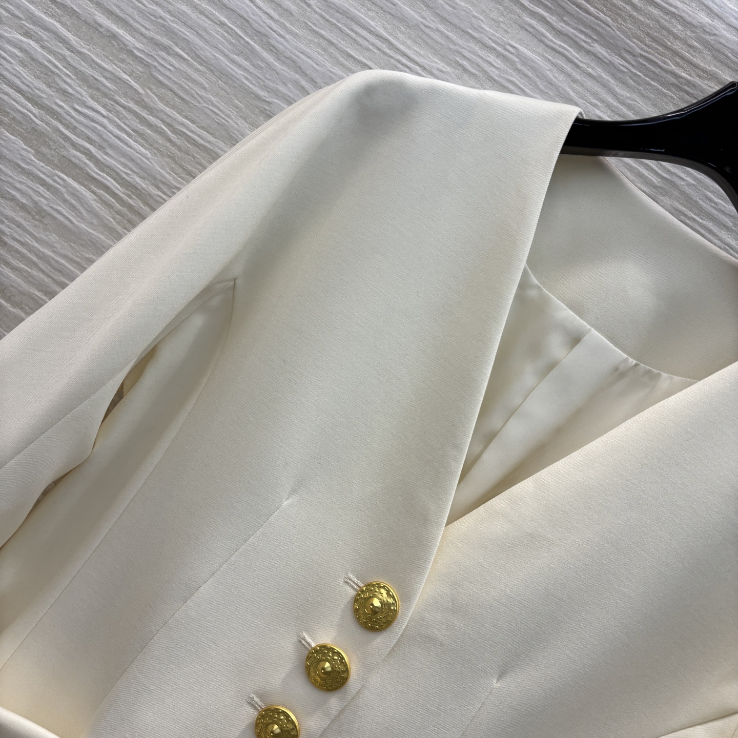 Sch家 25新款 V金扣收腰西服外套+多样排扣半裙 时髦感V领双口袋外套 百搭大气 充满腔调感 独一份