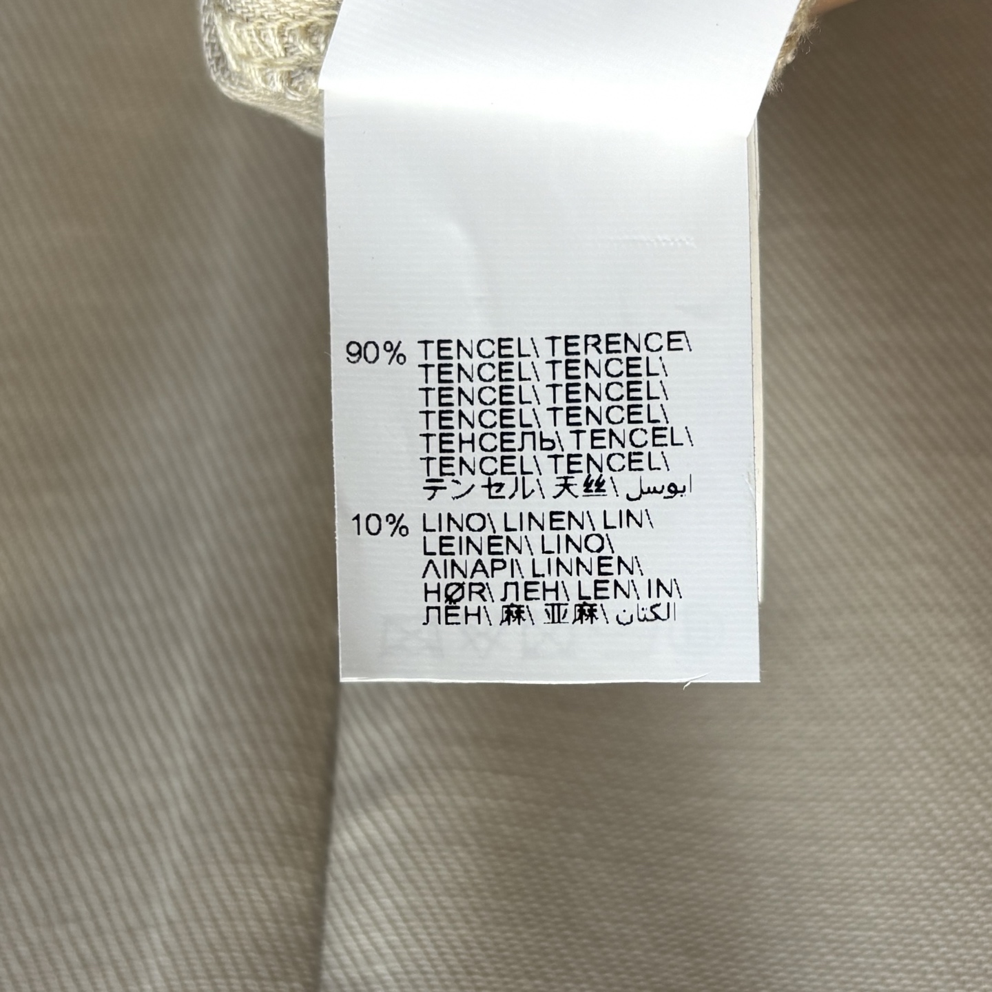 BC家 25早春新款 亚麻短袖连衣裙 圆领黑色小珠装饰 增添精致感 简约短袖直筒版型 不挑身材 尽显优雅