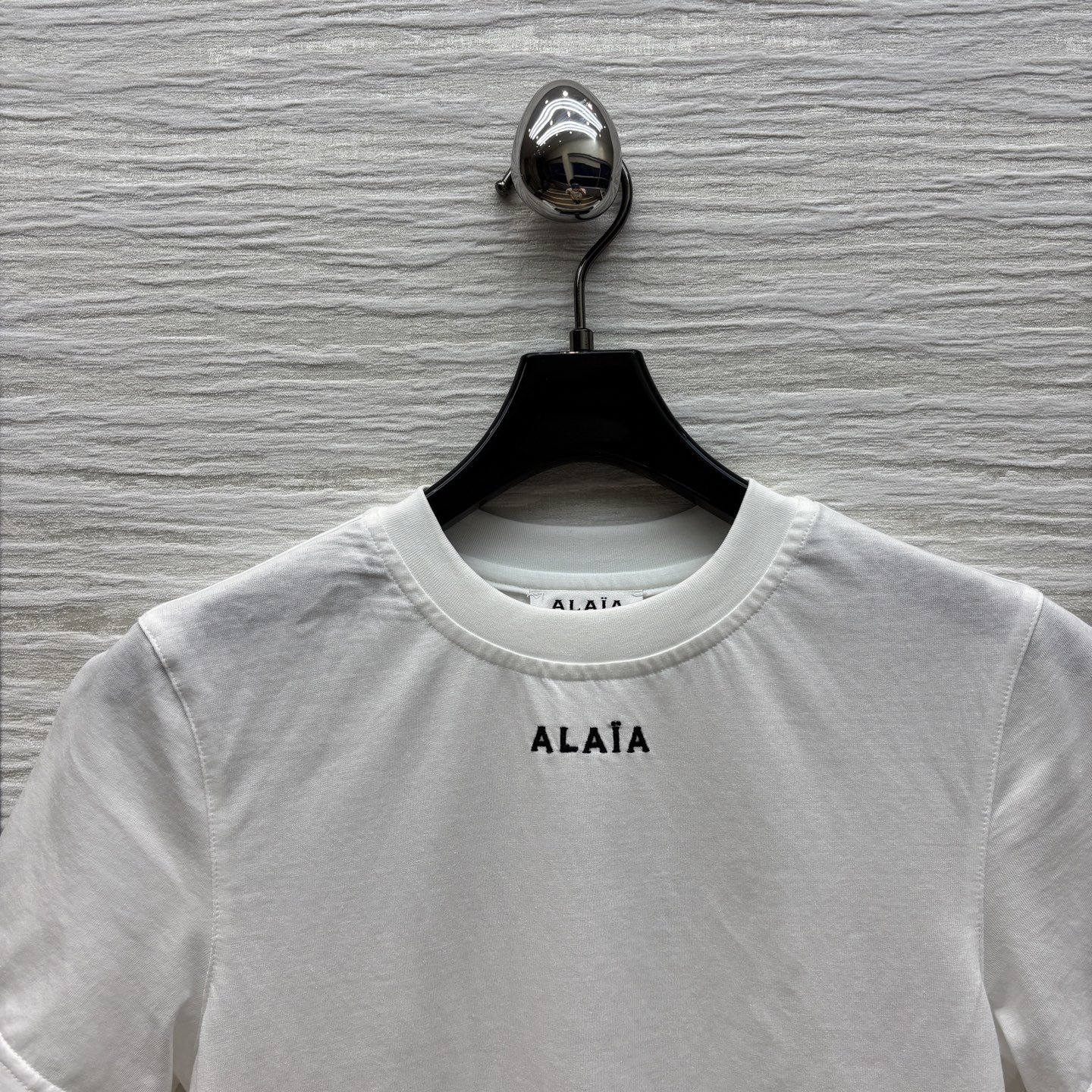 Ala 简约刺绣徽标logo刺绣圆领T恤小版精致半袖 一色三码SML 