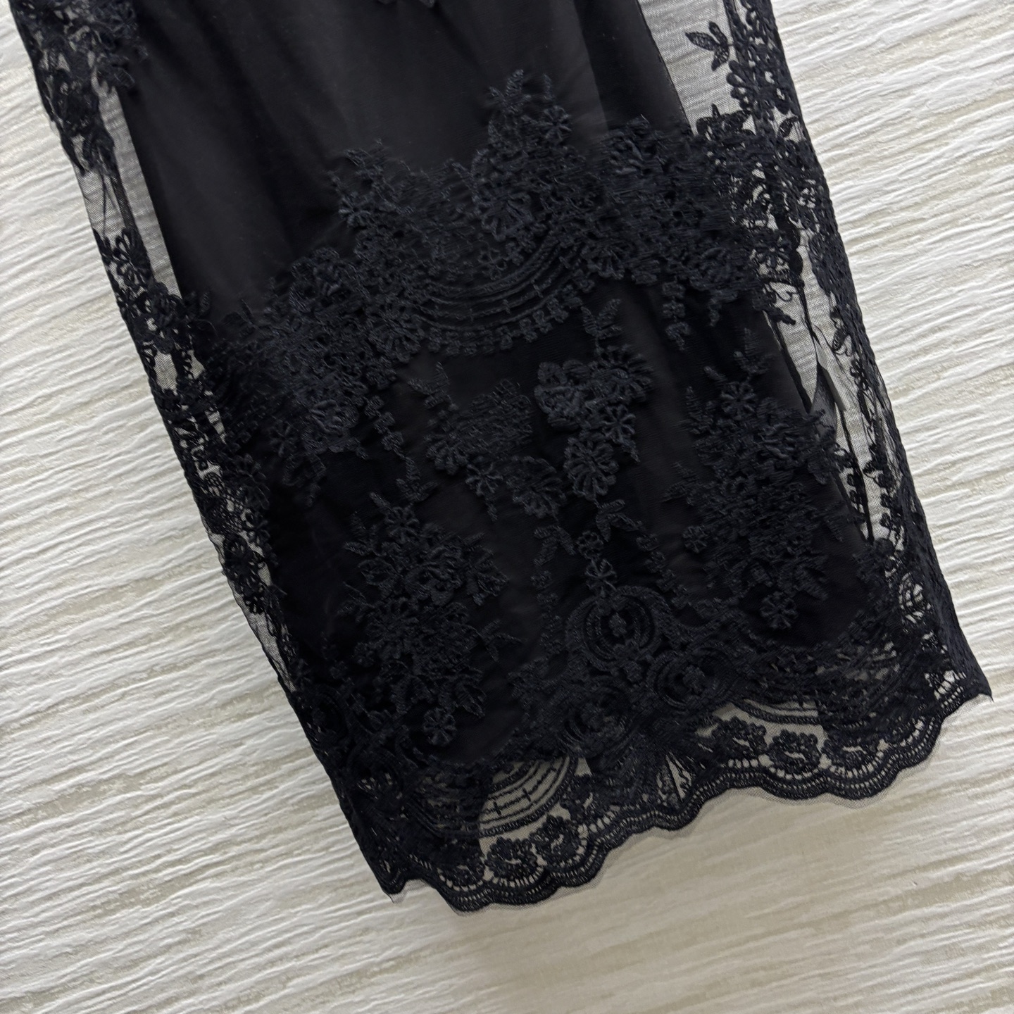 Fashionable Lace Dress: P1196 with Handmade Details, Tech Laces, Silk Accents, and Color Options - 图片 7