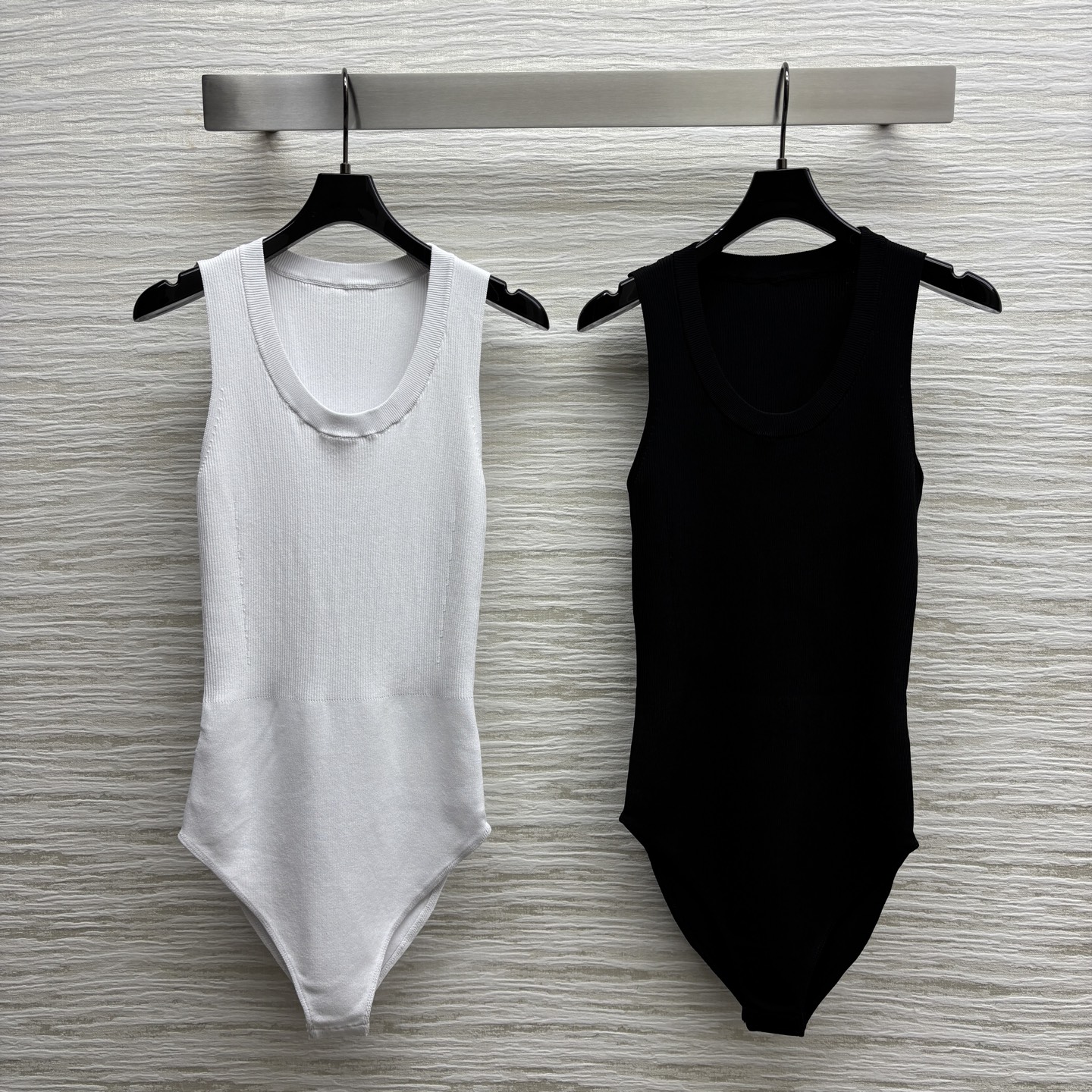 Alaïa Crinoline Knit Bodysuit - Lightweight & High-Stretch, Elegant Design 2 i1746265463416 9547 0 0