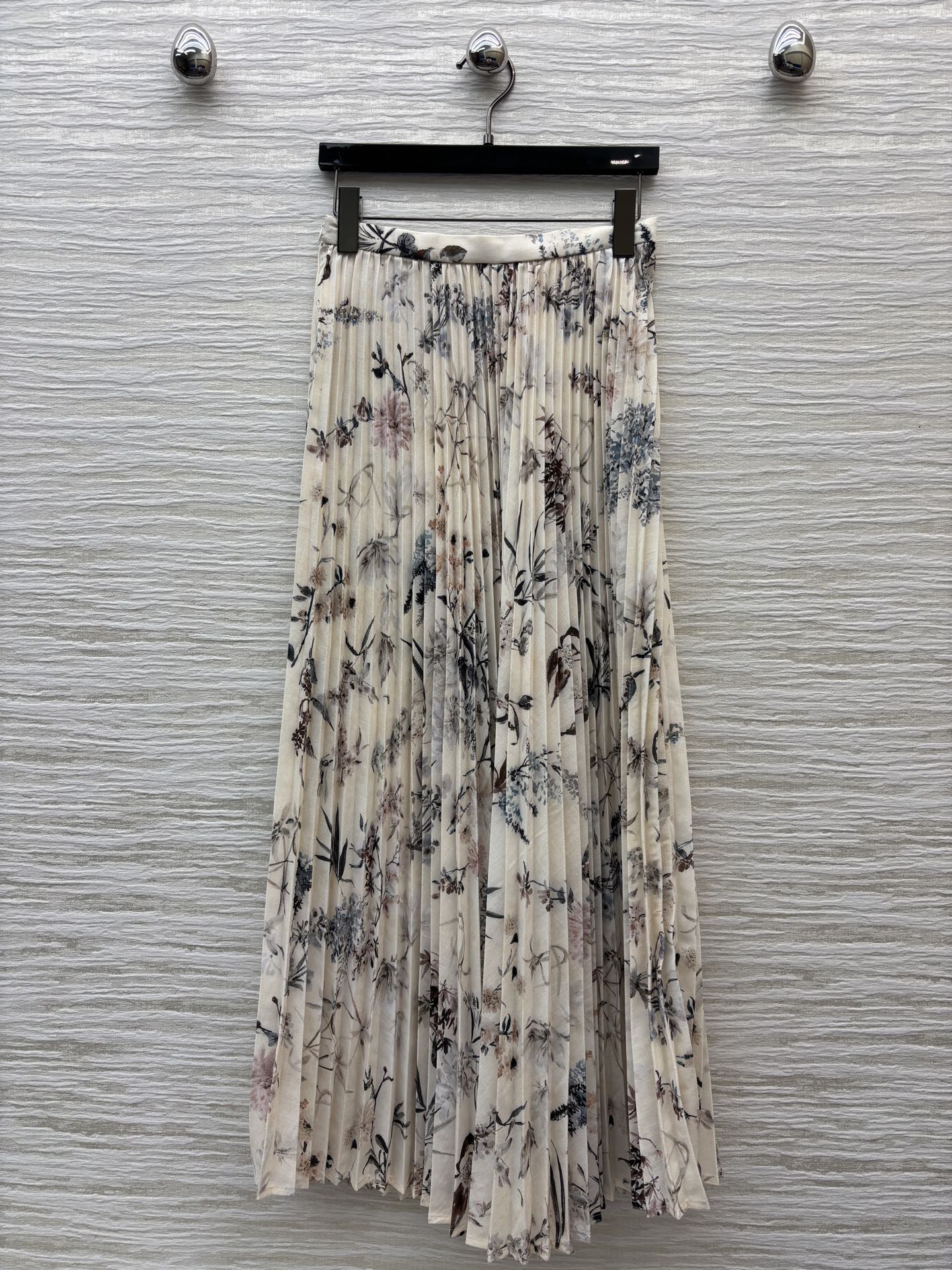 Dior Floral Print Pleated Midi Skirt, High Waist, Elegant Style 1 i1747058119936 7766 0 0