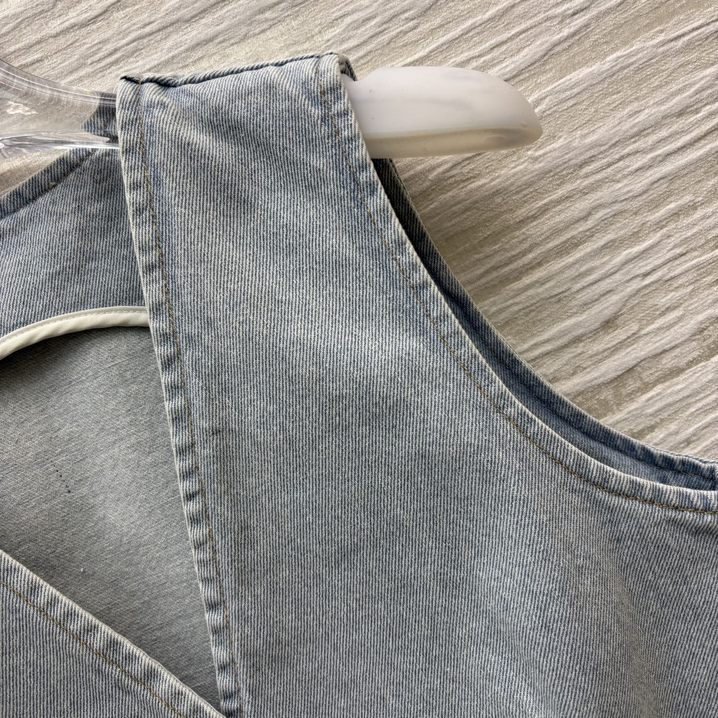 P667 Original Female Clothes: Stylish V-Collar Cowboy Suit for Young Lady - 图片 4