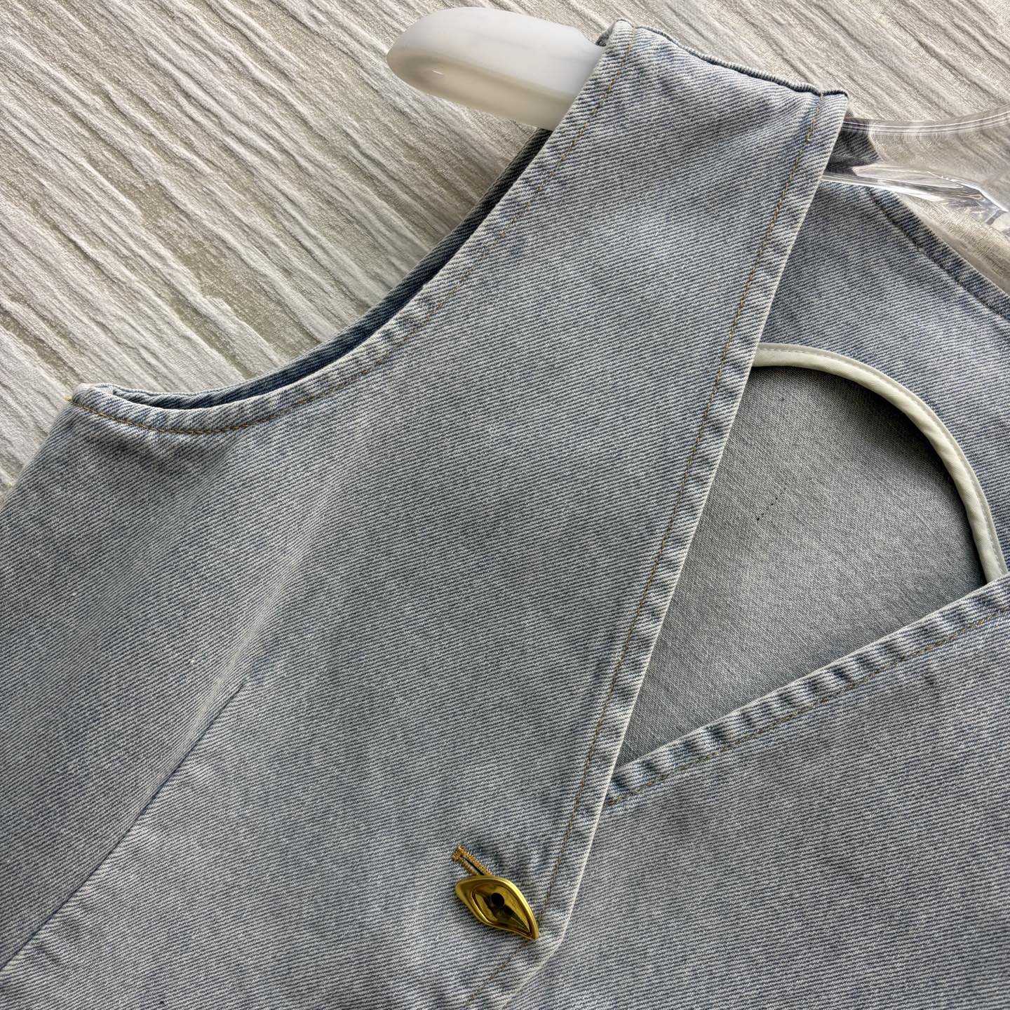 P667 Original Female Clothes: Stylish V-Collar Cowboy Suit for Young Lady - 图片 3