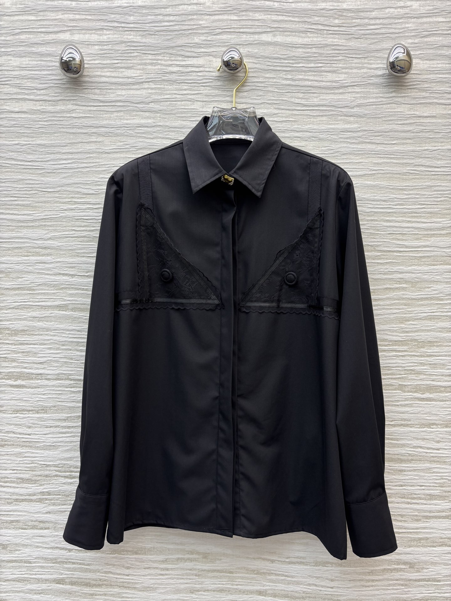 Sch家 26新款 蕾丝拼接翻领长款衬衫 定制面料高级有质感 上身舒适随性完全不挑身材 任何身型都能轻松