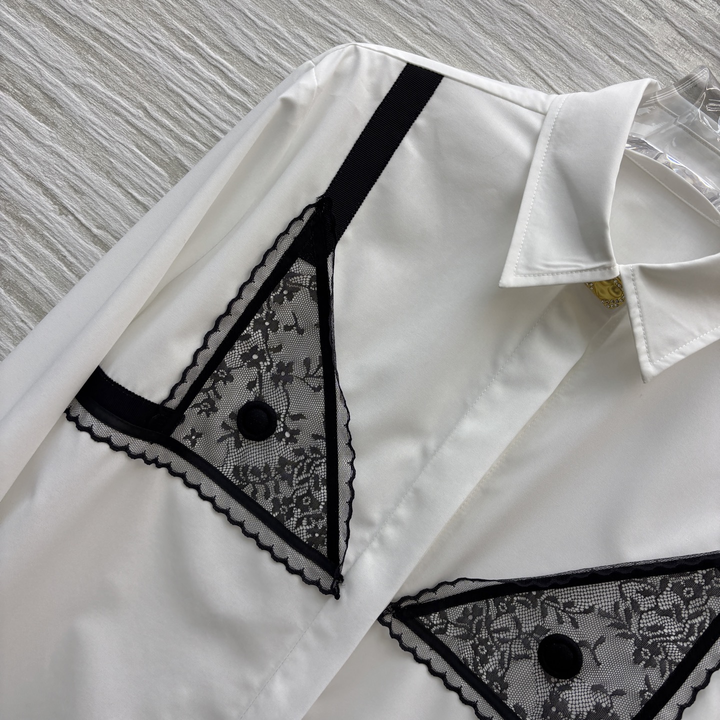 Sch家 26新款 蕾丝拼接翻领长款衬衫 定制面料高级有质感 上身舒适随性完全不挑身材 任何身型都能轻松