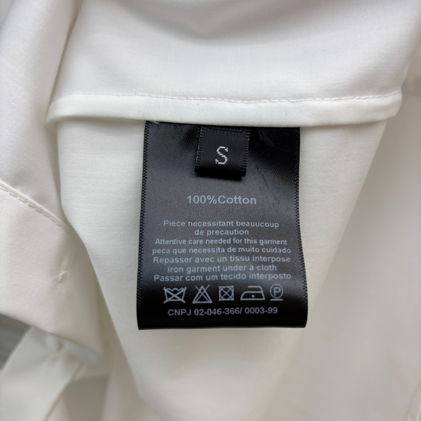 Sch家 26新款 蕾丝拼接翻领长款衬衫 定制面料高级有质感 上身舒适随性完全不挑身材 任何身型都能轻松