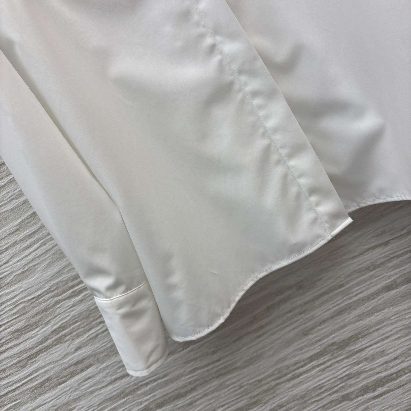 Sch家 26新款 蕾丝拼接翻领长款衬衫 定制面料高级有质感 上身舒适随性完全不挑身材 任何身型都能轻松