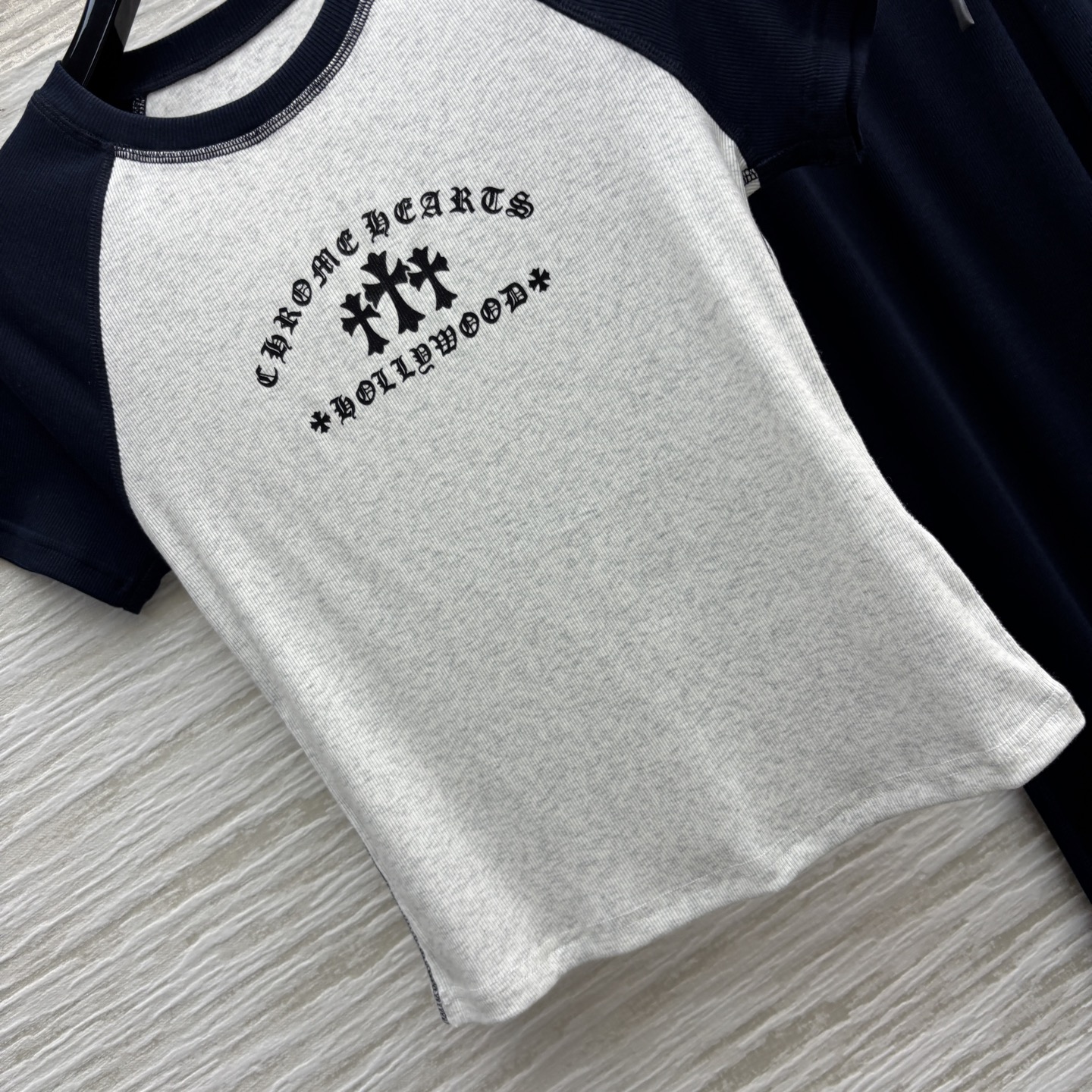 Stylish Heavy-Handed Female Suit Collection with Casual Leisure Wear and Round-Cap T-Shirts - 图片 6