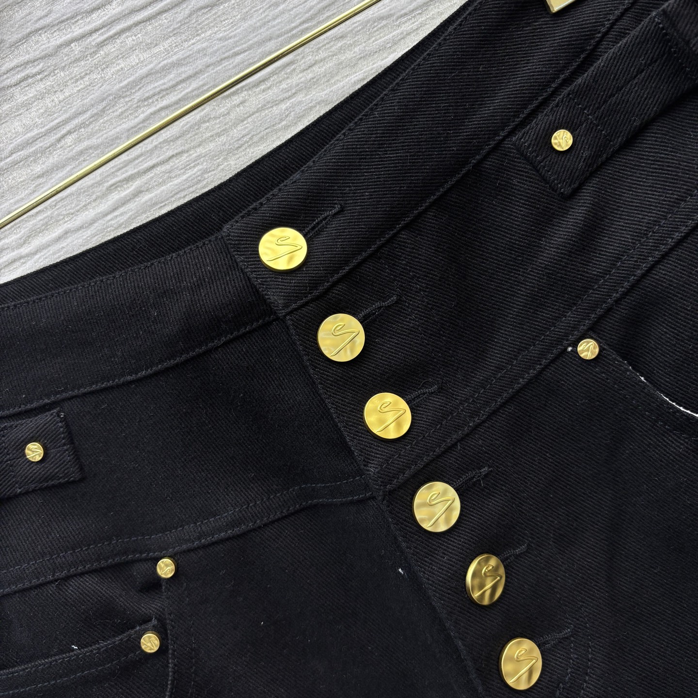 Sch Denim Jeans with Unique Buckle & Flattering Cut - Stylish & Versatile 6 i1747631443888 5939 0 3