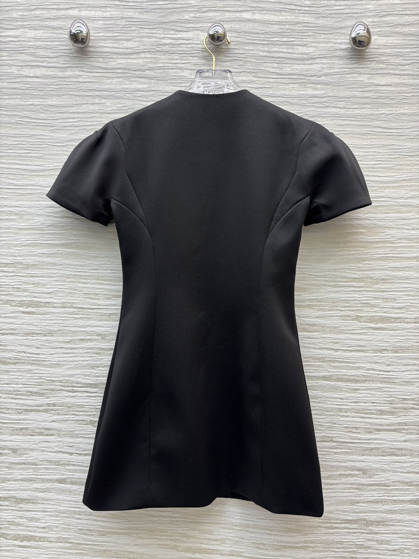 Sch V-Neck Puff Sleeve Dress with Unique Button Accents - Elegant & Chic 9 i1747632151884 7543 0 6