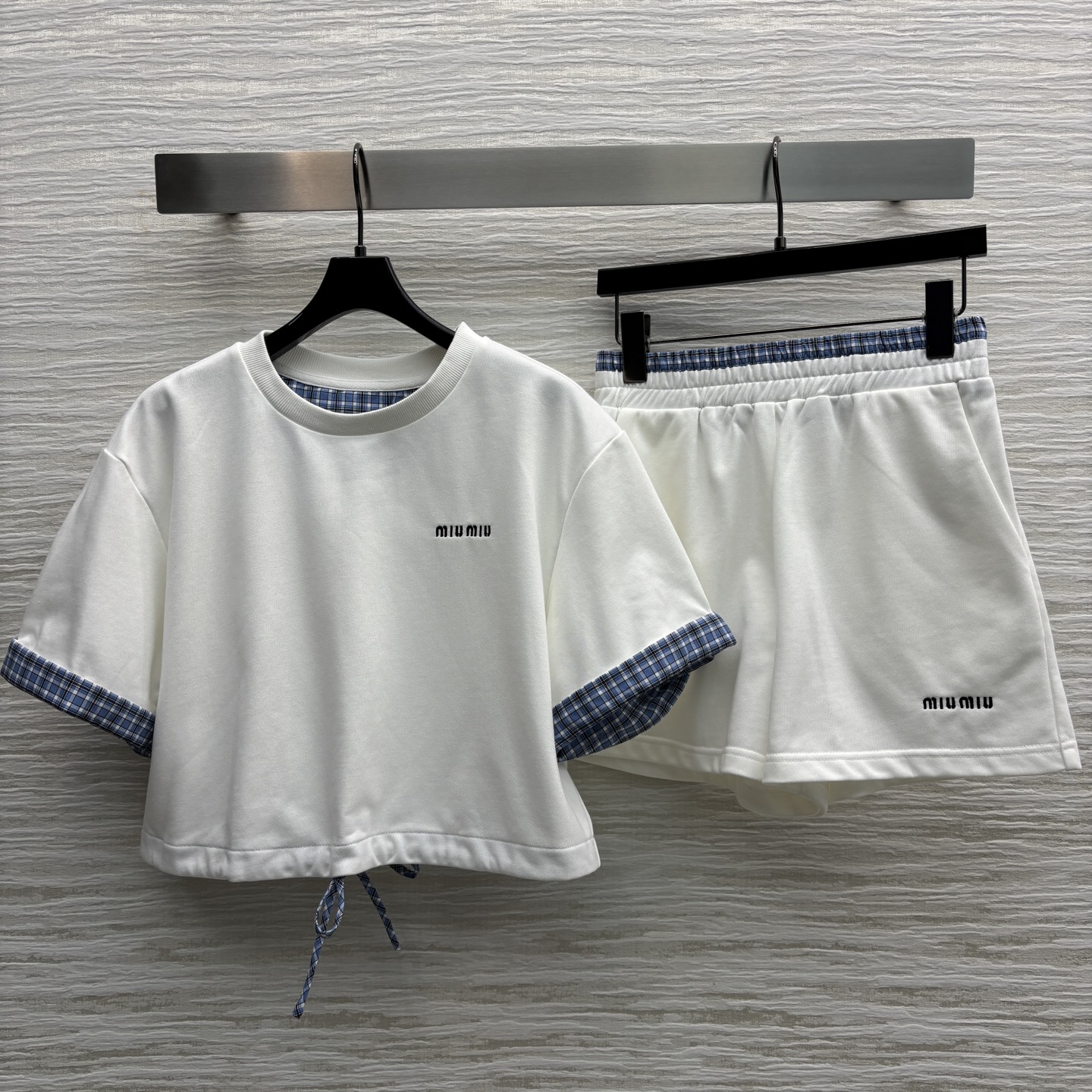 Miu Miu Spring/Summer Plaid Patchwork Lounge Set - Chic & Youthful 2 i1747732491696 1106 0 0
