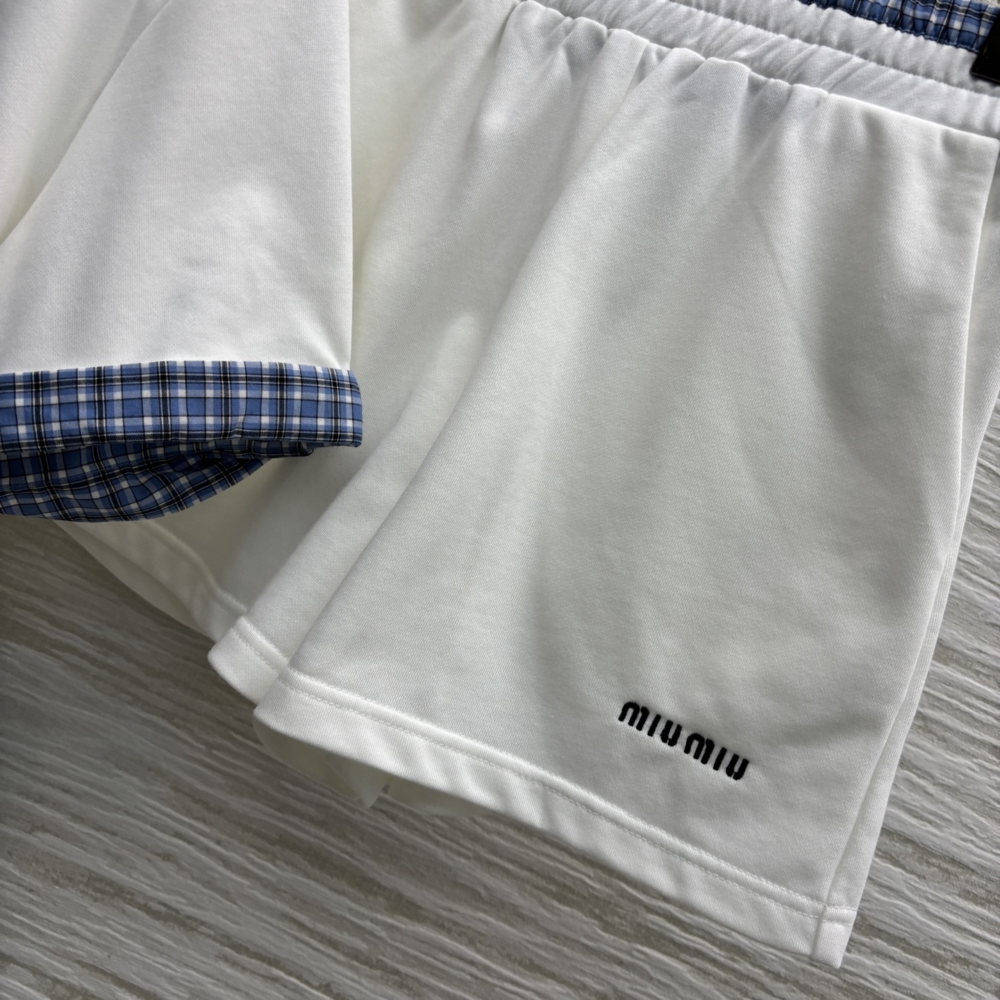 Miu Miu Spring/Summer Plaid Patchwork Lounge Set - Chic & Youthful 8 i1747732491696 8587 0 6