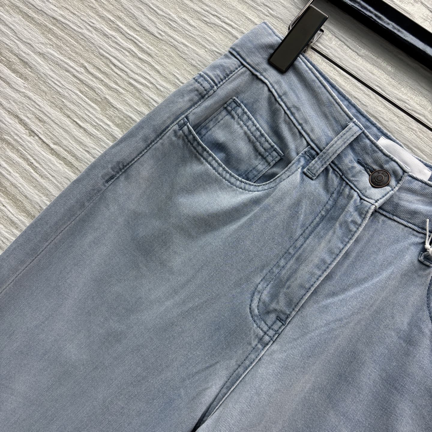 Versatile One-Size-Fits-All Summer Dress with Row Patterns and Lighter Fabrics - 图片 3