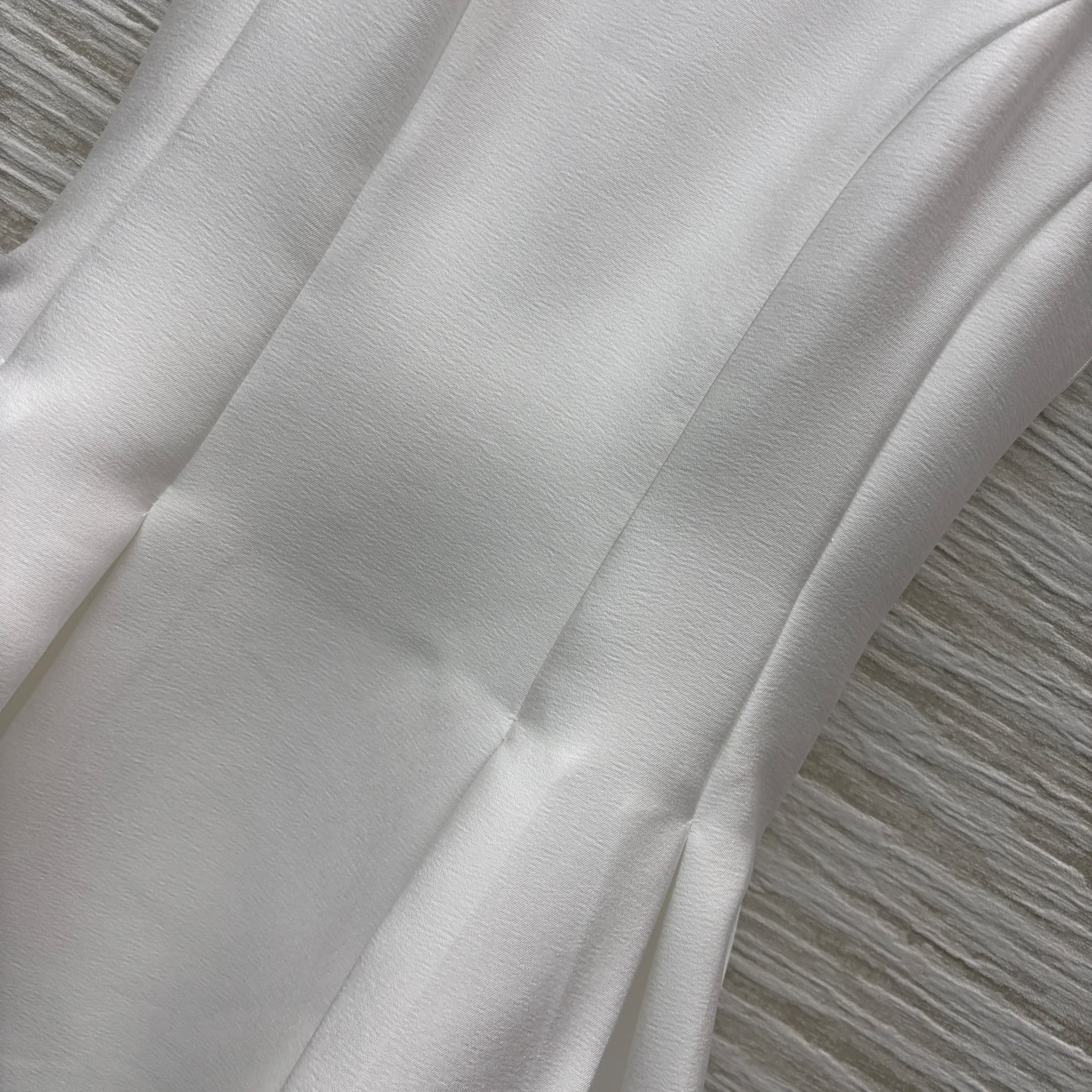 Miu家 25春夏 立体收腰无袖A字连衣裙 高级法式轻熟风 可甜可盐 简洁A字设计 优雅大气款 通勤或者