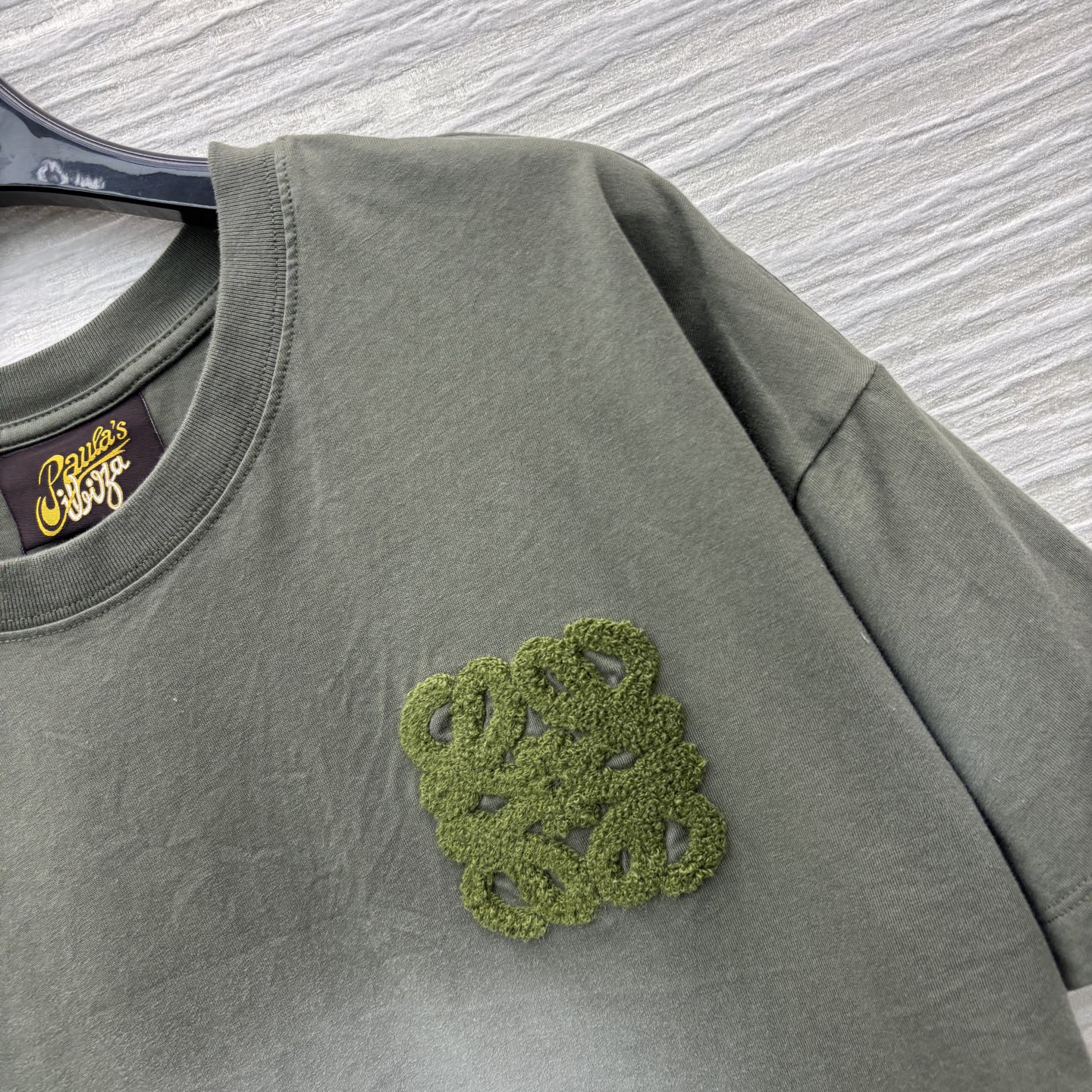 LW家 25新款 刺绣logo渐变超短T 简单不俗气 清新减龄很适合夏日穿搭 胸前刺绣logo徽标点缀 
