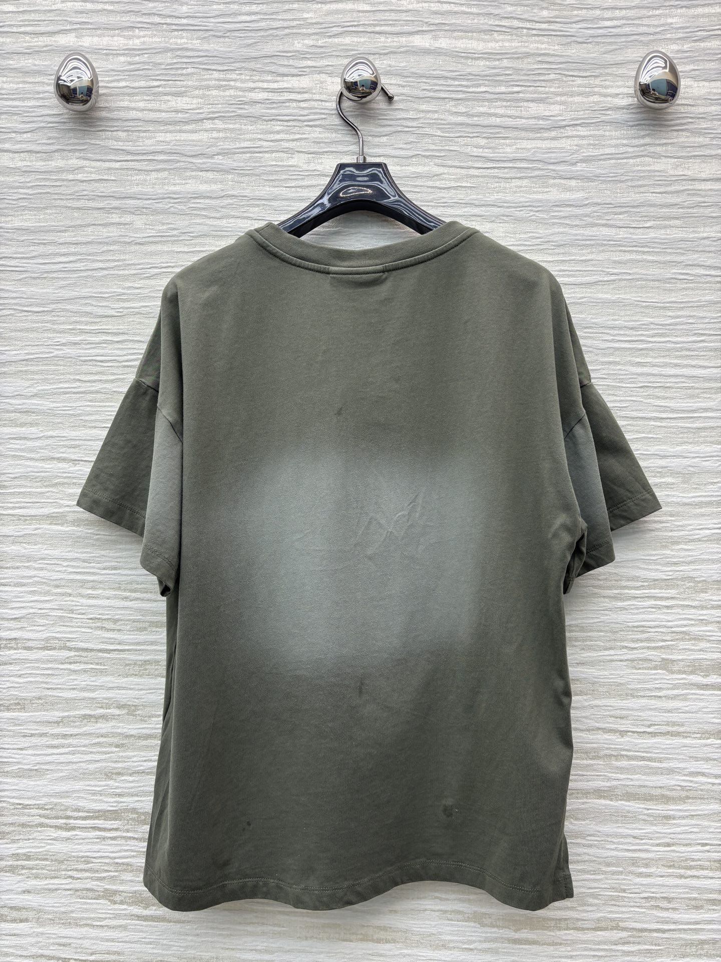 LW家 25新款 刺绣logo渐变超短T 简单不俗气 清新减龄很适合夏日穿搭 胸前刺绣logo徽标点缀 