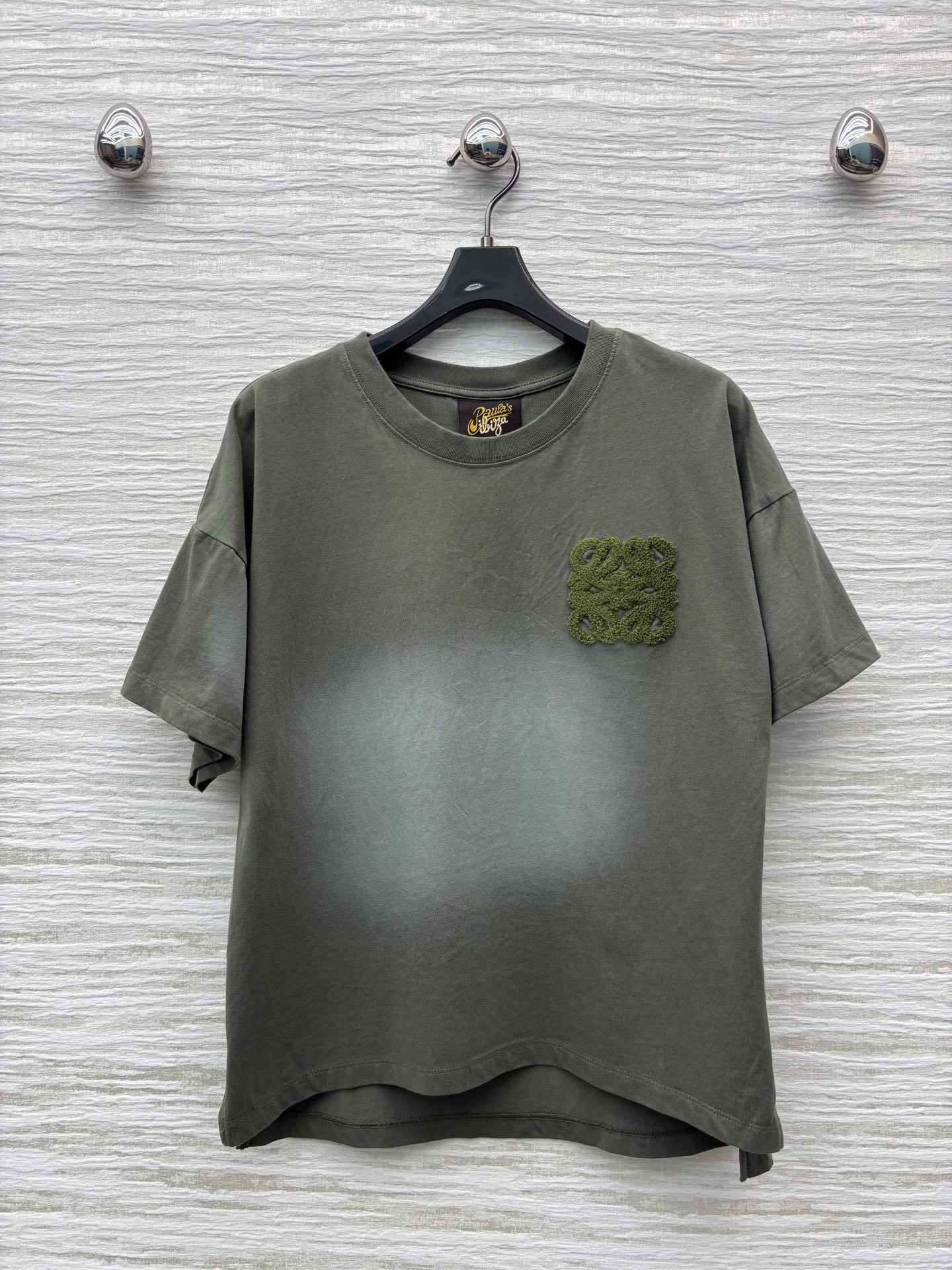 LW家 25新款 刺绣logo渐变超短T 简单不俗气 清新减龄很适合夏日穿搭 胸前刺绣logo徽标点缀 