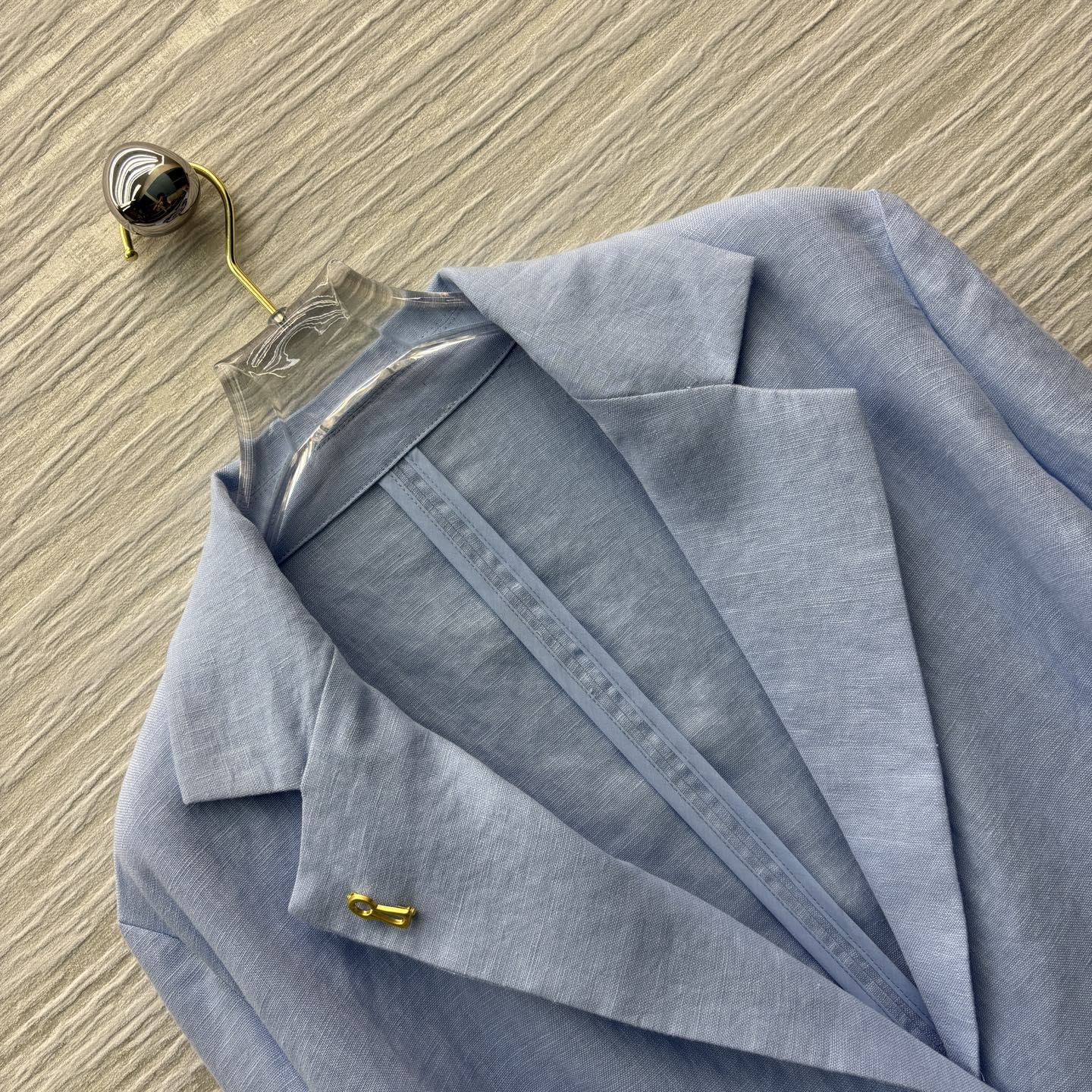 四个码SMLXL Sch家 25新款 亚麻翻领金扣收腰西服外套 时髦感西装 百搭大气 充满腔调感 独一份