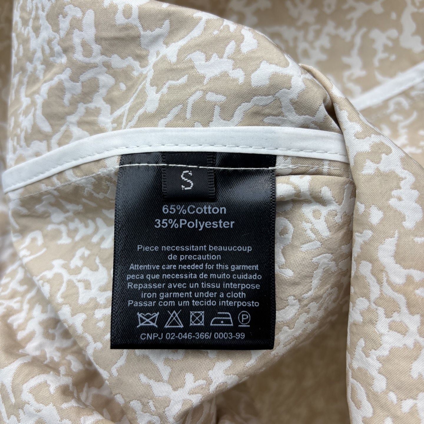 四个码数SMLXL Sch 25新款 异形扣装饰立领连衣裙 衬衫式领口 简约又不失干练  收腰剪裁瞬间勾