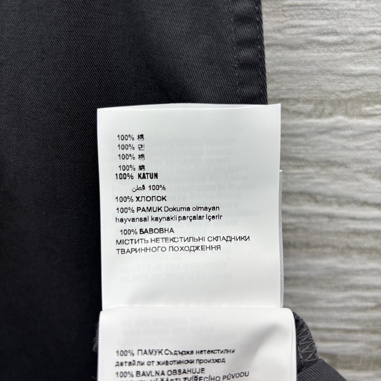P家 25春夏新款 牛仔背带裙  大口袋设计 经典倒三角徽标配饰 复古洗水工艺 搭配t恤上身超减龄 百搭