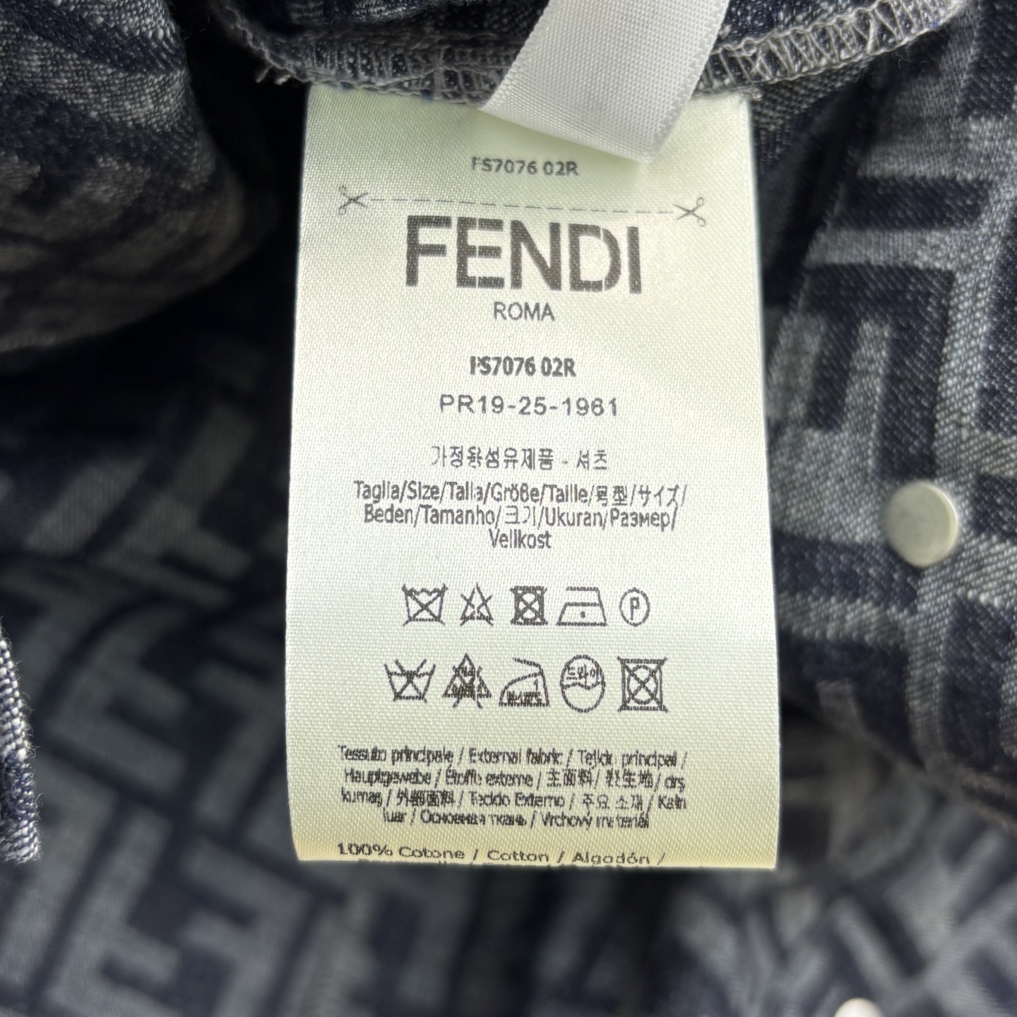 F家 25夏季新款 双F提花休闲牛仔系列 翻领短袖衬衣+高腰短裤 经典的双f提花牛仔面料 质感高级 老花