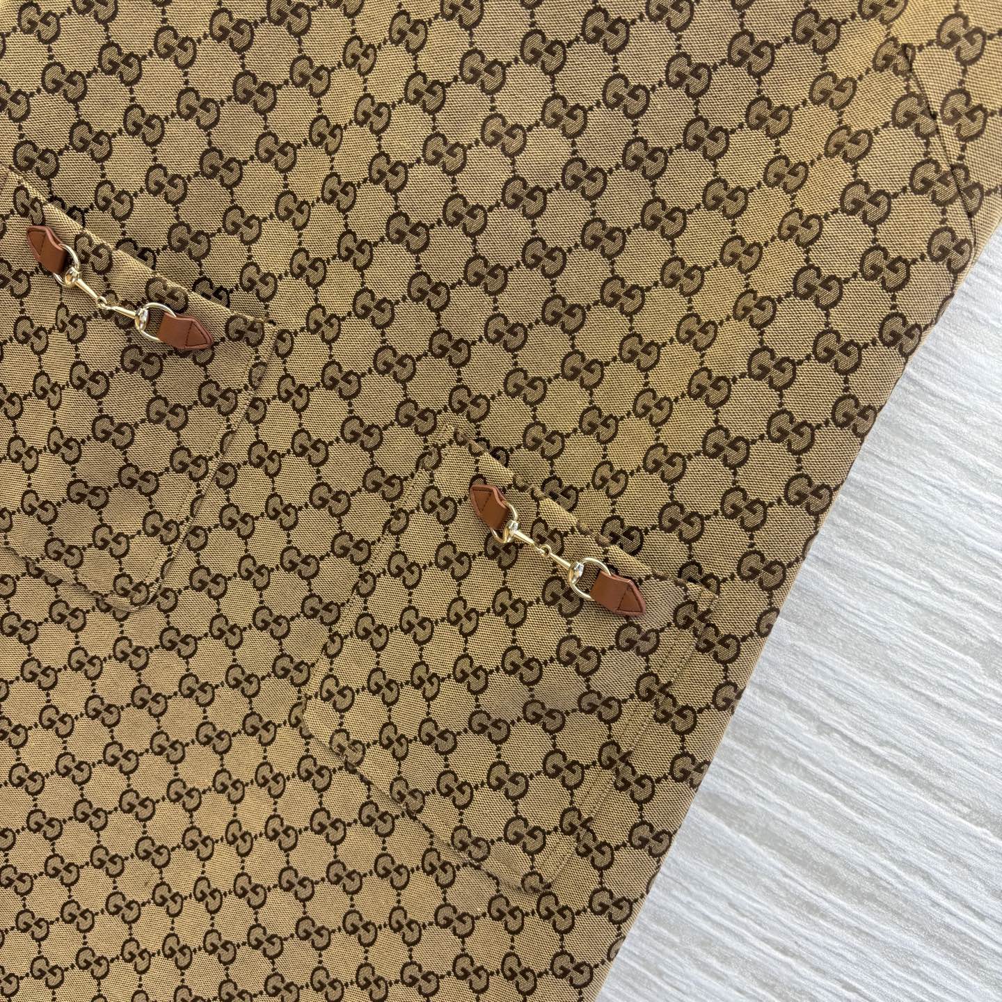 G家 25新款 双G提花圆领五金装饰无袖连衣裙 定制经典咖色双G提花面料  低调又时髦五金搭扣装饰领口 