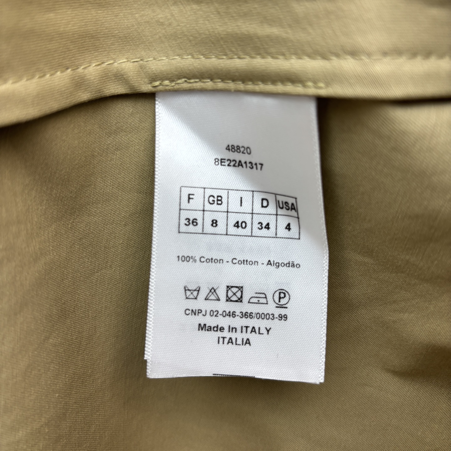 D家 25春夏新款 翻领无袖衬衫连衣裙 定制的纯棉面料 立体大裙摆设计 腰部搭配了本布腰带设计logo刺