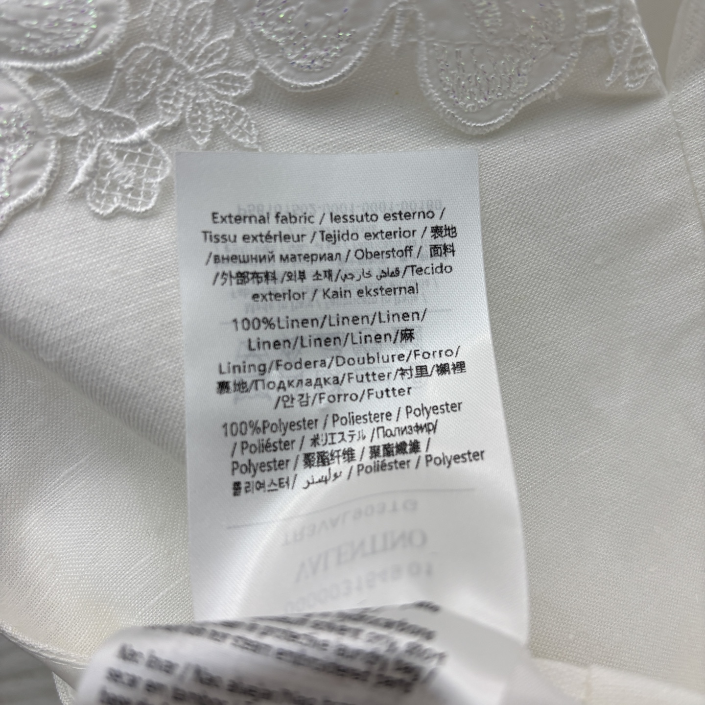 V家 25夏季新款 亚麻极简套装 马甲外套+高腰伞型半裙 提花点辍 一套上身干练优雅又高级 进口面料质感