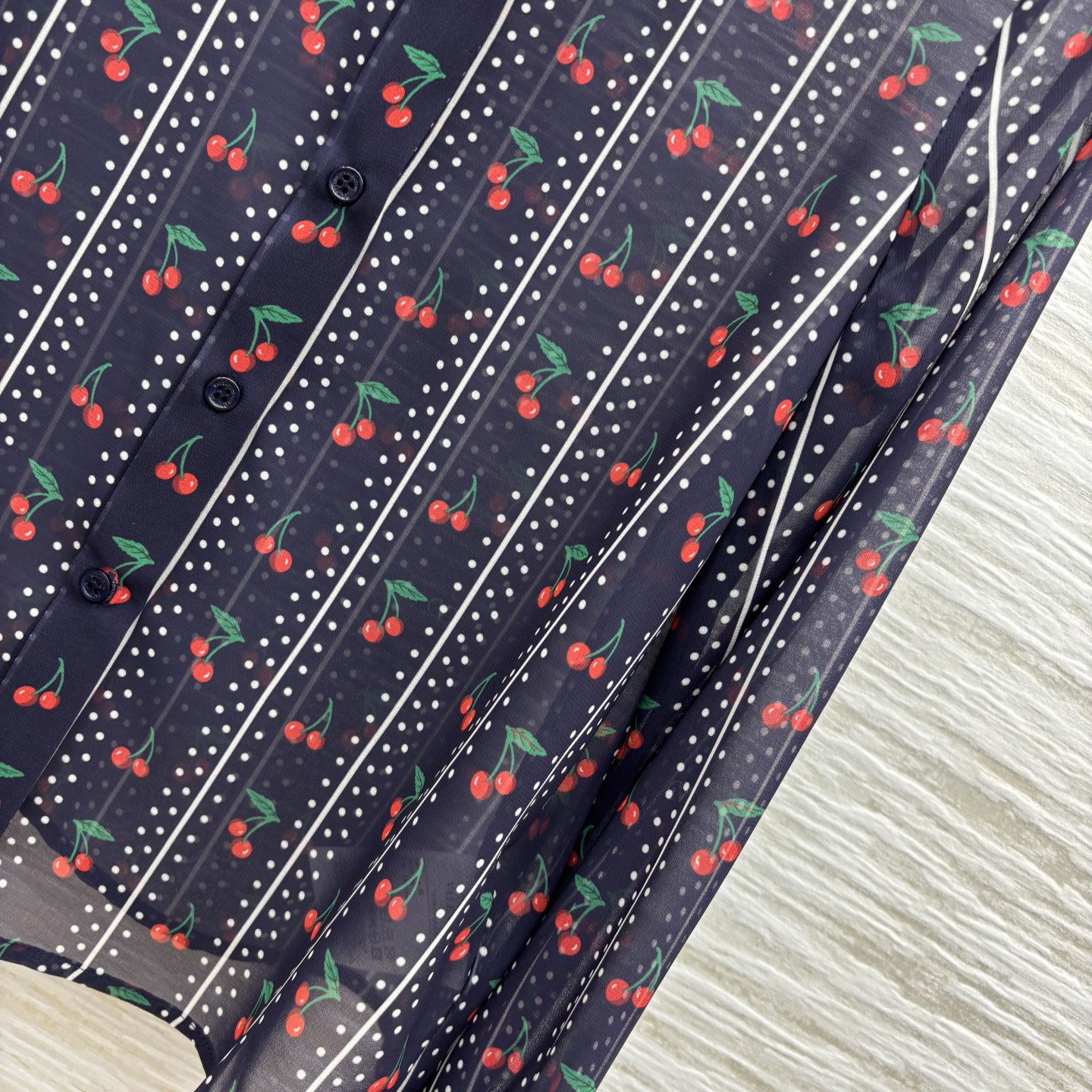 V家 25夏季新款 樱桃🍒条纹系列 荷叶边飘带设计衬衫+高腰半身裙 甜美时尚 红色樱桃🍒图案印花 小宽松